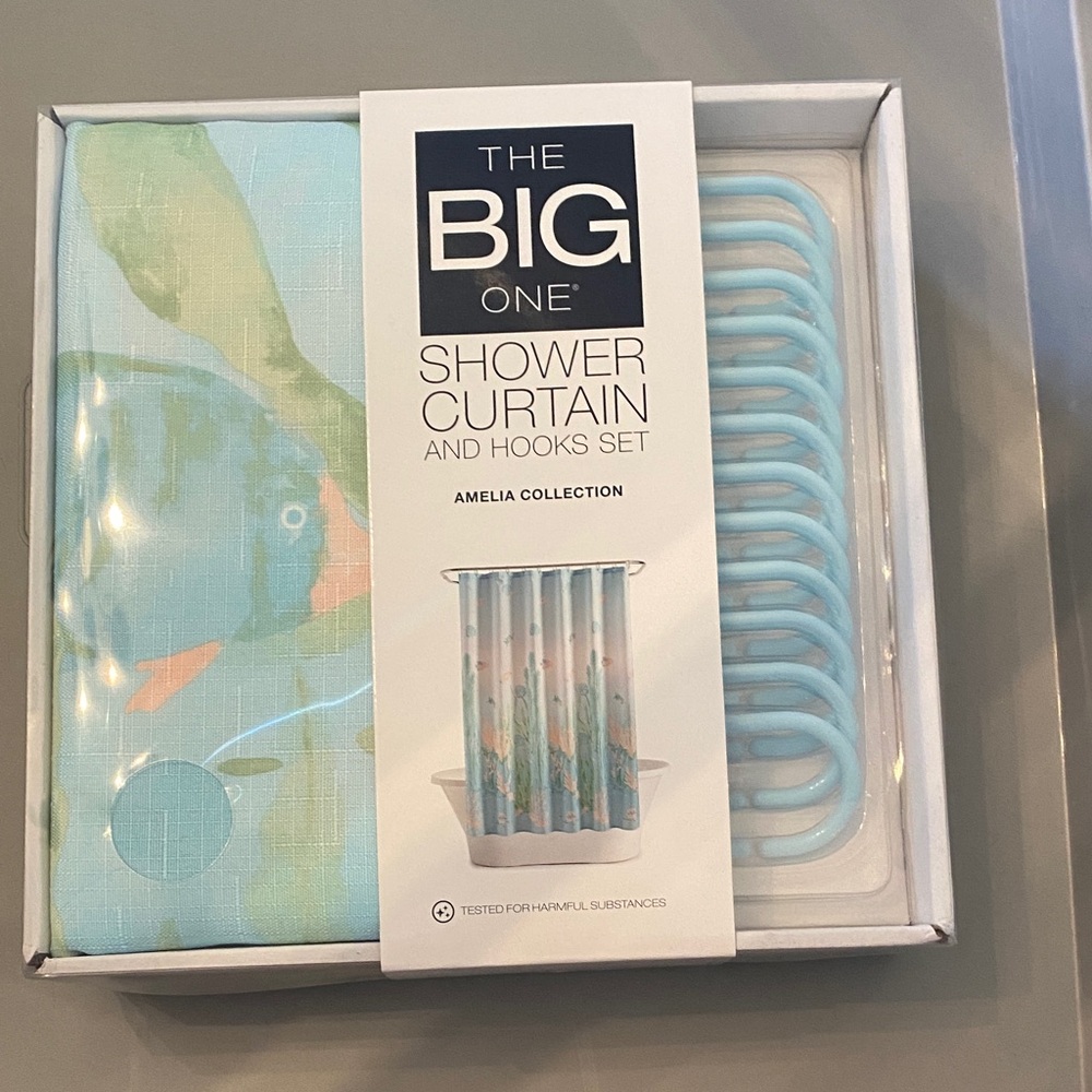 🦩The Big One Amelia Collection Shower Curtain Set - Blue and Green🦩